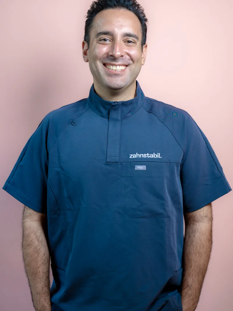 Porträt Dr. Pouyan Ebnetorab, Zahnarzt