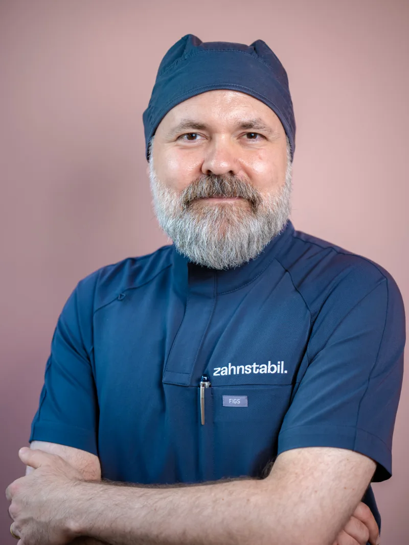 Porträt Ph.D. Taylan Can, Zahnarzt und Oralchirurge